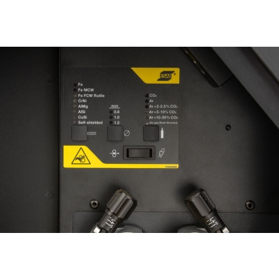 Spawarka Esab Rustler EM 350Cw PRO Synergic z chłodnicą zestaw